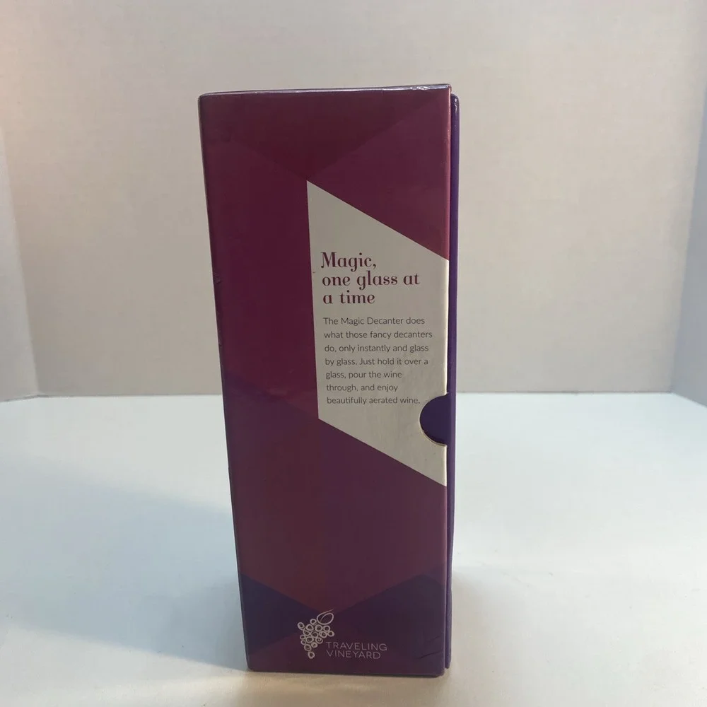Traveling Vineyard Magic Decanter Wine Aerator Clear Black Red Wine Tool